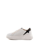 Emanuélle Vee Sneakers Donna In Pelle Bianca Con Catena Logo