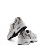 New Balance Sneakers Uomo Modello 530 Grigio