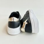 Emanuelle Vee Sneakers Donna In Pelle Nera E Logo Specchiato Oro
