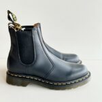 Dr. Martens 2976 Beatles Unisex In Pelle Spazzolata Con Impunture Gialle