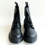 Dr. Martens 1460 Anfibio In Pelle Martellata Total Black