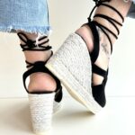 Espadrilles Zeppa Donna In Camoscio Nero Con Allacciatura Schiava