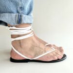 Bandoni Sandalo Donna Infradito Bianco Con Allacciatura Alla Schiava