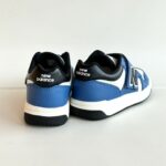 New Balance 480 Sneakers Bambino Avio Bianca E Nera Con Velcro