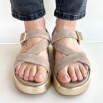 Emanuelle Vee Sandalo Donna Beige E Oro Con Platform
