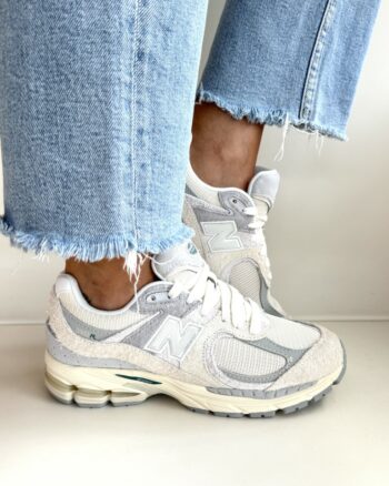 New Balance 2002 Sneakers Donna In Mesh E Camoscio Bianco Latte