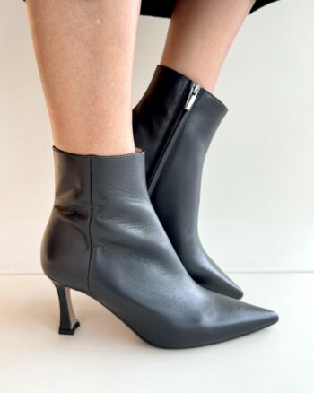 Matteo Pitti Tronchetto Donna Forma Sfilata Nero