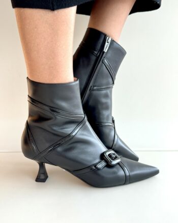 Matteo Pitti Tronchetto In Pelle Nera Con Fibbie