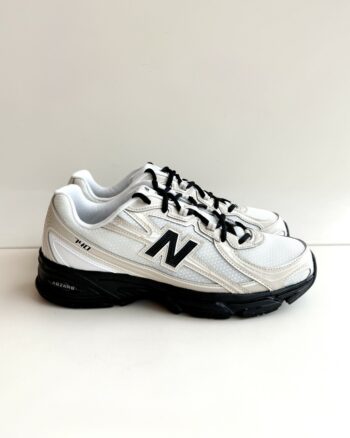 New Balance 740 Sneakers Uomo Beige Fondo Nero