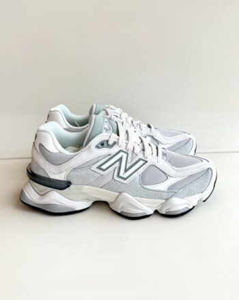 New Balance 9060 Sneakers Unisex Ghiaccio E Grigio