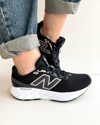 New Balance 520 Sneakers Donna In Tela Nera Linea Running